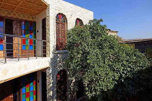 مکانهایی-جهت-اسکان-در-نزدیکی-مسجد-جامع-عتیق شیراز