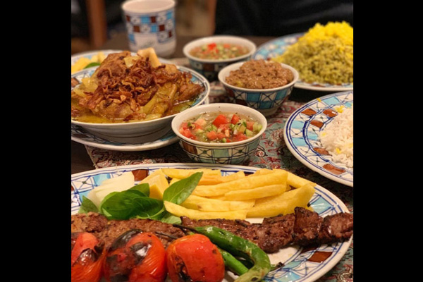 رستوران-های-نزدیک-عمارت-دیوان-خانه-قوام-ملکی شیراز