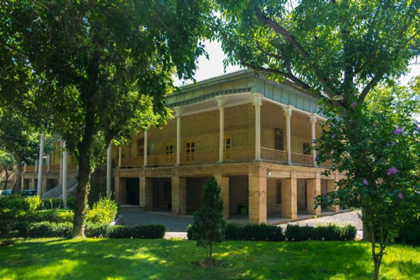باغ موزه نظری همدان
