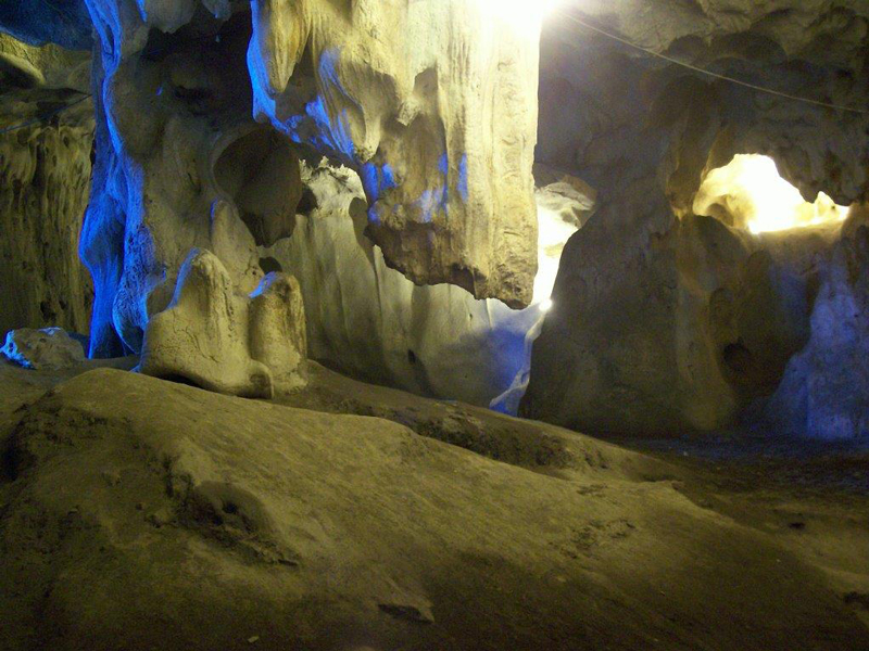غار-کارائین آنتالیا